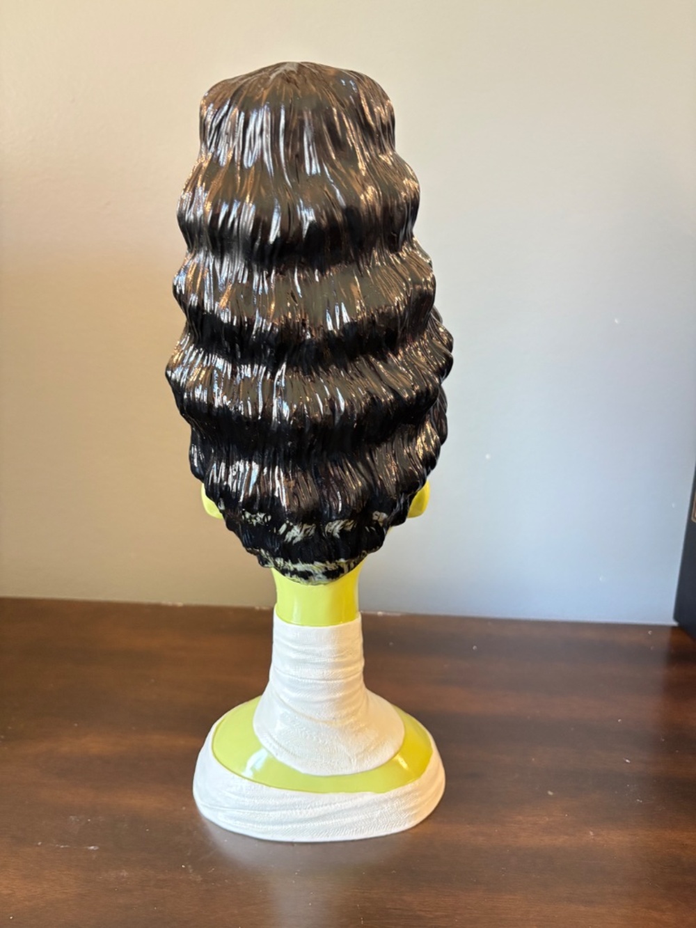 New! Halloween Retro Glamour Girl Bride of Frankenstein Bust! 🖤 - Picture 6 of 7